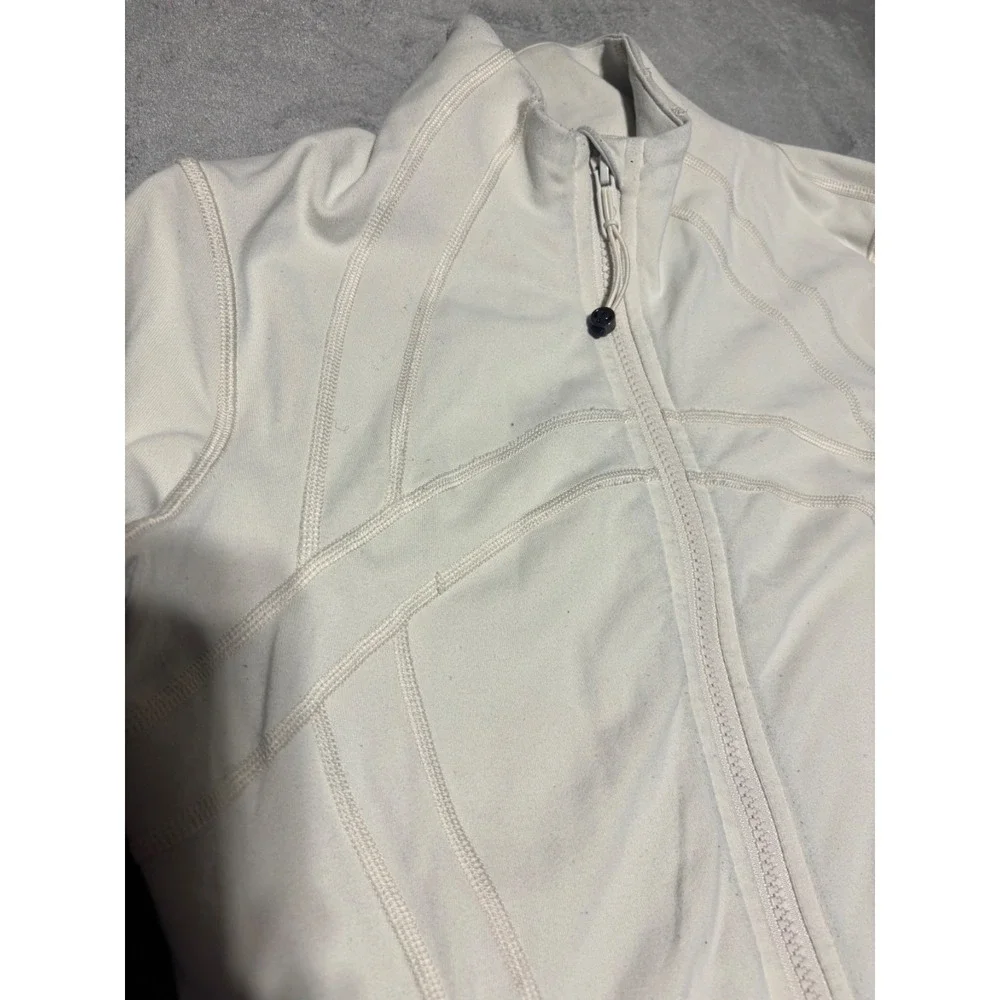Lululemon Women Size 8 White Full Zip Define Jacket Wear Piling W4AWKS